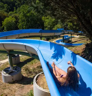 Grand toboggan aquatique