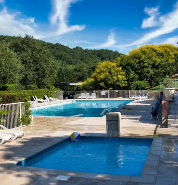 Piscine avec pataugeoire