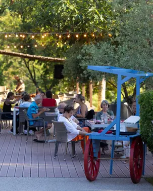 Repas sur la terrasse